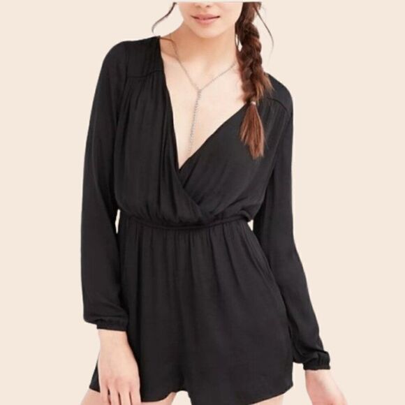 Urban Outfitters Black Satin Demy Long-Sleeve Romper Size Medium - Picture 1 of 15